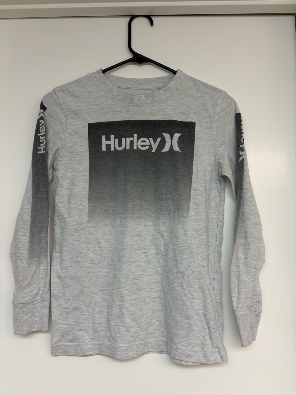 Hurley Light Gray Ombre Logo Long Sleeve Tee